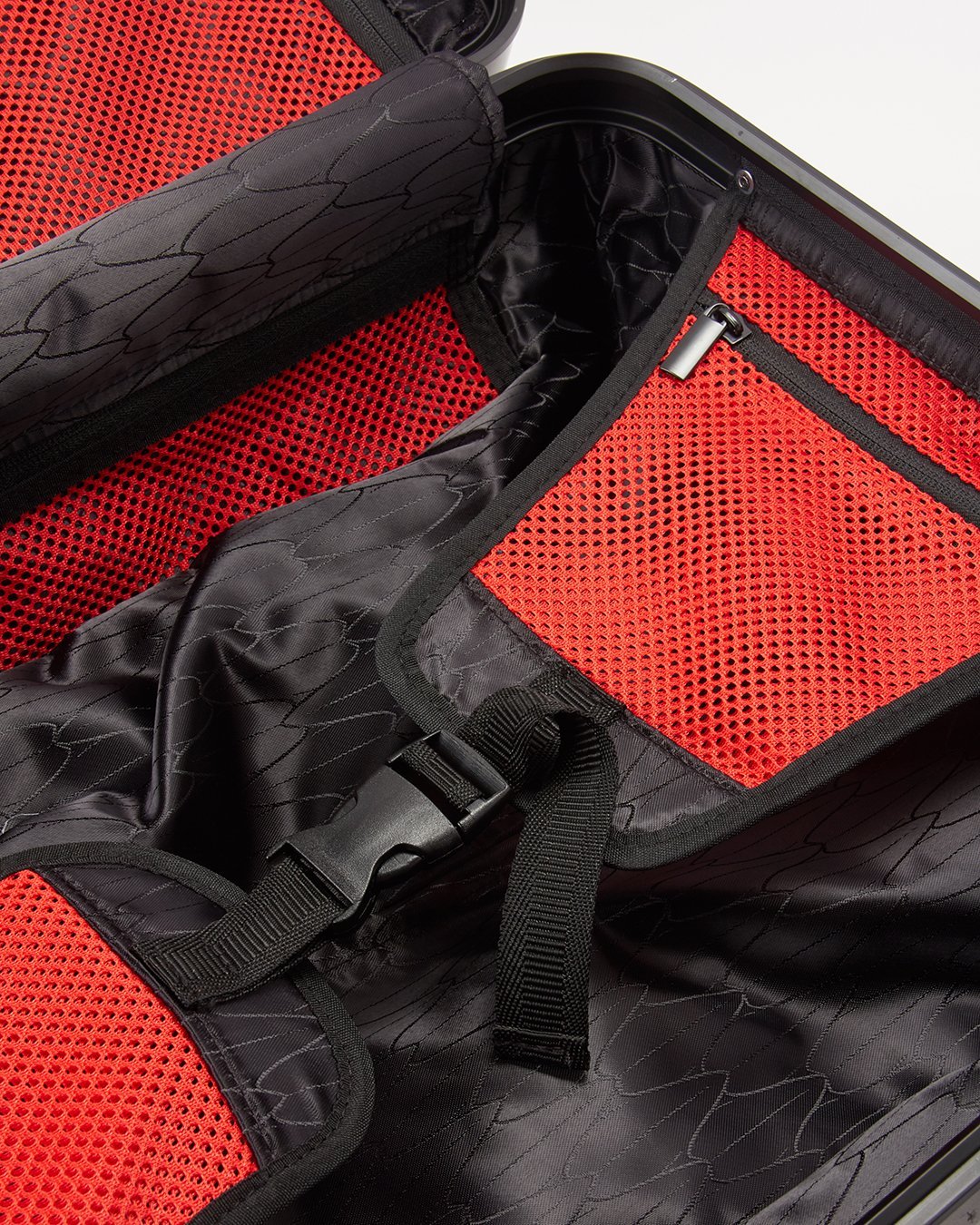 SHARKITECTURE MOLDED 22? CARRY-ON LUGGAGE