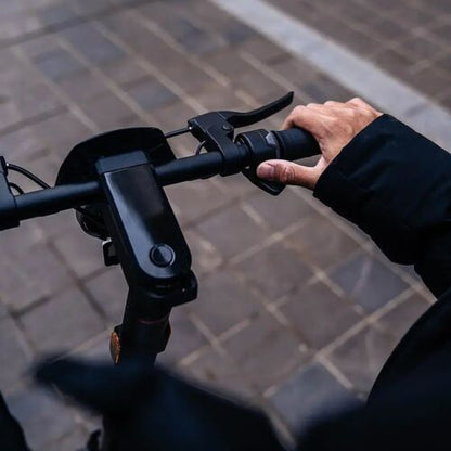 NIU - KQi3 Pro Foldable Electric Kick Scooter w/ 31 mi Max Operating Range & 20 mph Max Speed - Black -  K3P31EB1A11