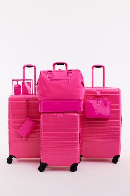 The Passport & Luggage Tag Set in Barbieƒ?› Pink