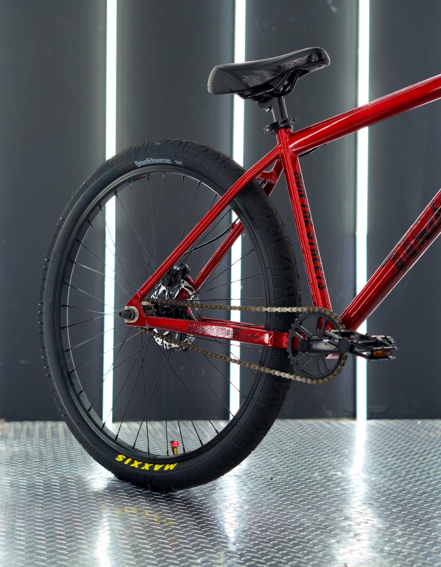 THRONE CYCLES - The Goon 29" - C Red Earl