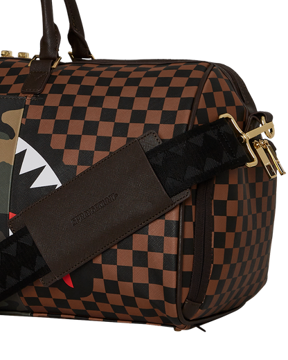 EXTERIOR GOLD ZIP POCKET SHARKS IN PARIS DUFFLE