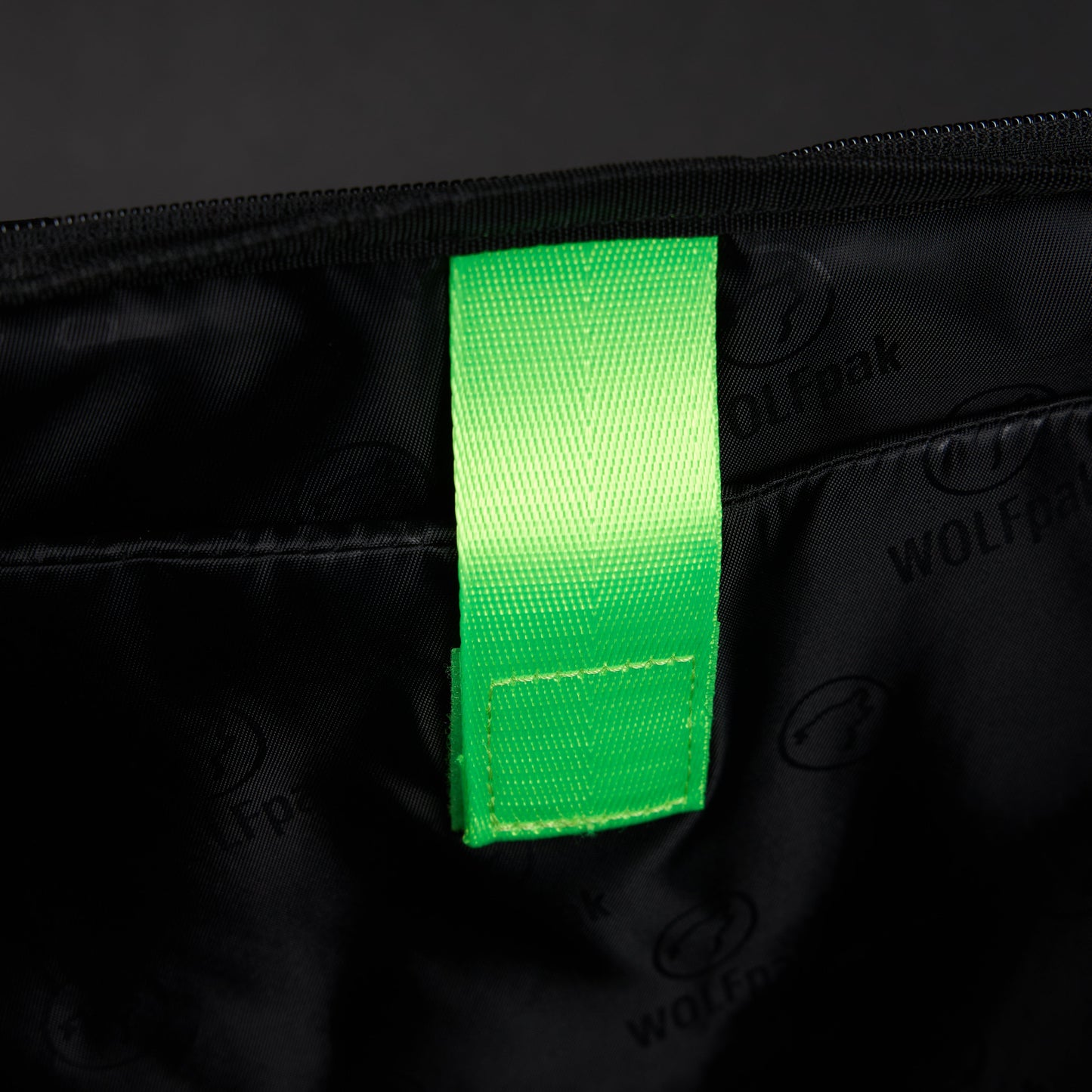 30L Perfect Duffle Bag Graffiti Green