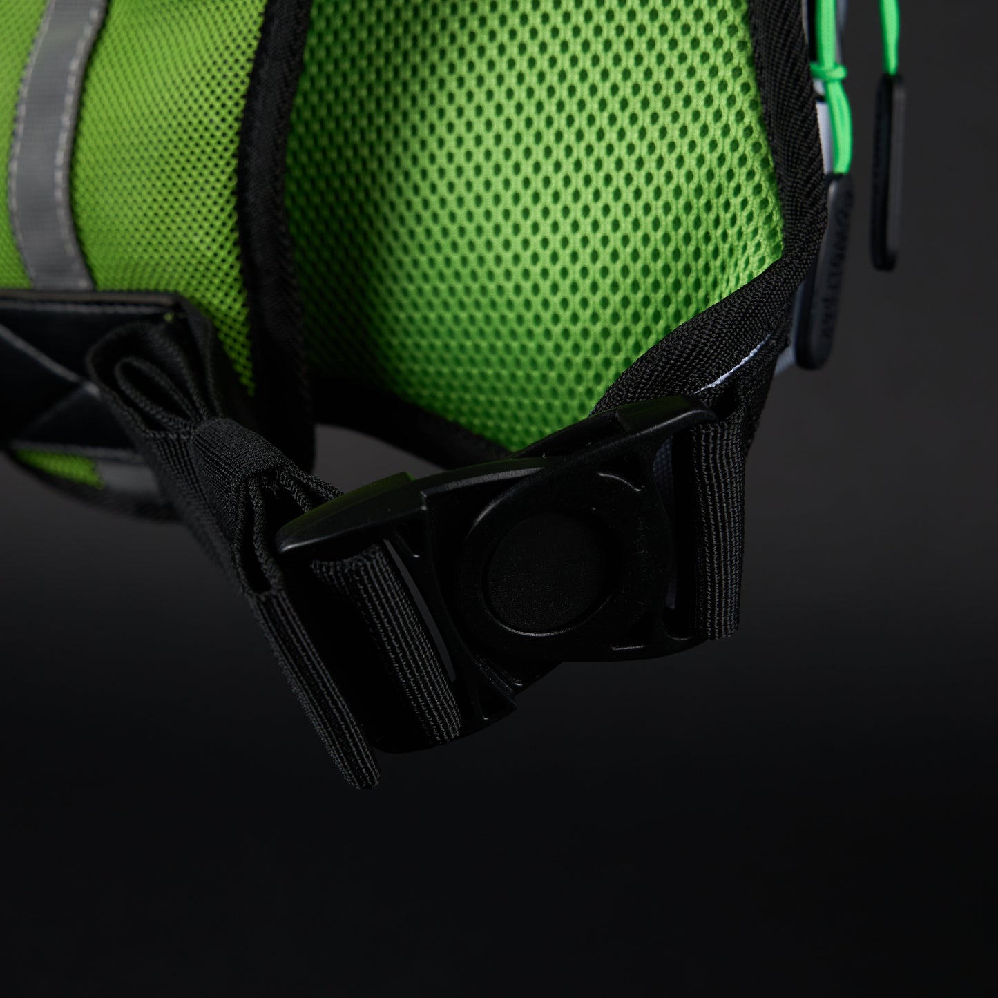 Utility Chest Pack Graffiti Green
