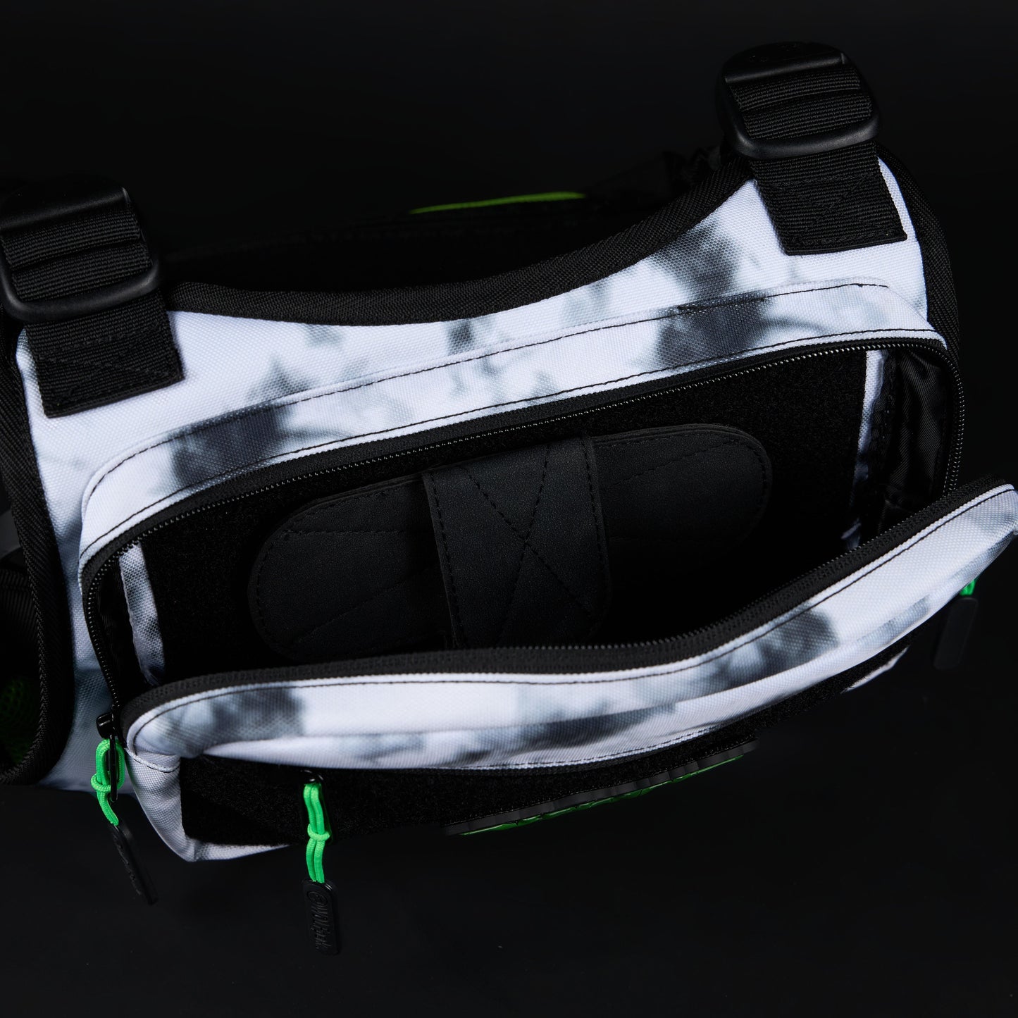 Utility Chest Pack Graffiti Green