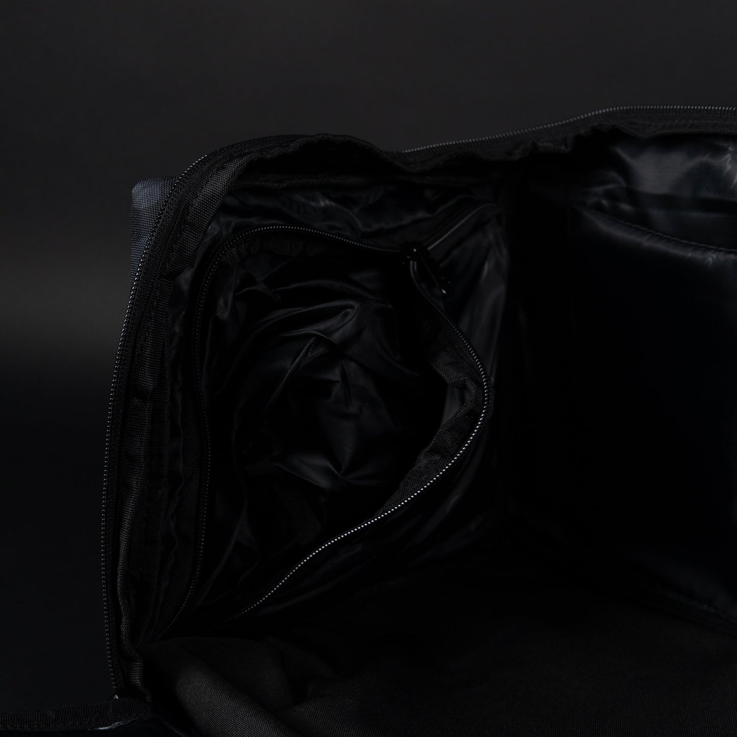 30L Perfect Duffle Bag Black Hearts