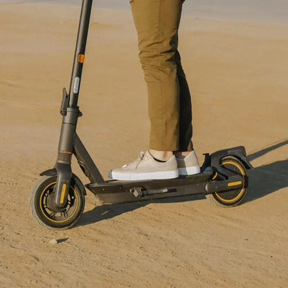 Segway - Max G2 Electric Kick Scooter Foldable w/ 43 Mile Range and 22 MPH Max Speed - Black - AA.05.15.01.0002 - Excellent Condition