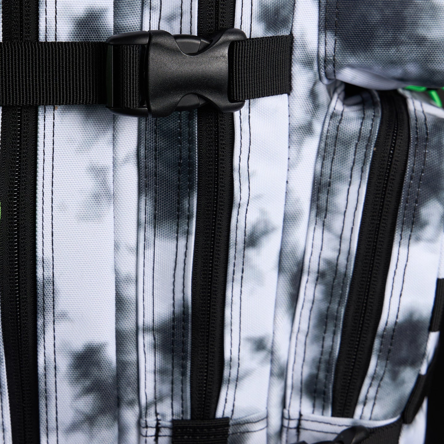 35L Backpack Graffiti Green