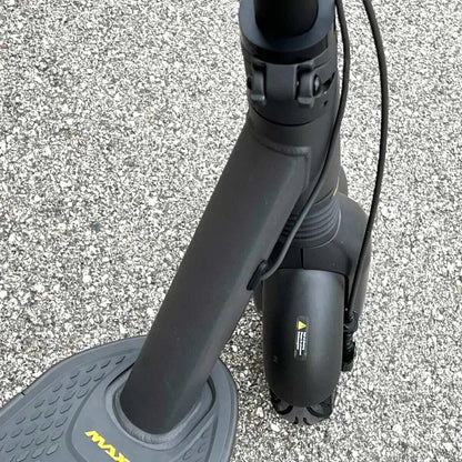 Segway - Max G2 Electric Kick Scooter Foldable w/ 43 Mile Range and 22 MPH Max Speed - Black - Good Condition
