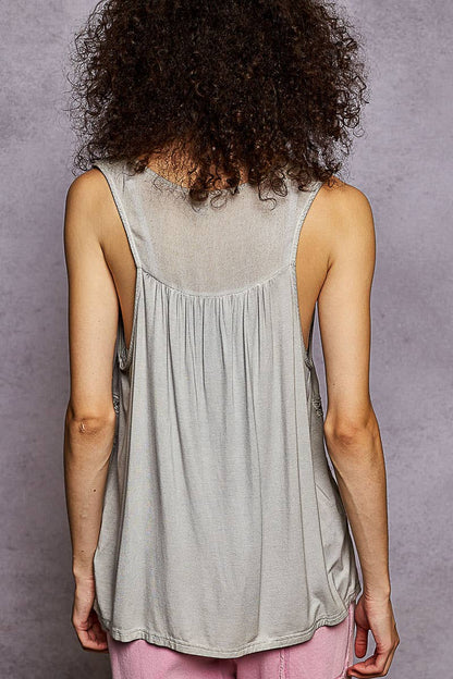POL Sleeveless contrast floral lace crochet detail v-neck top