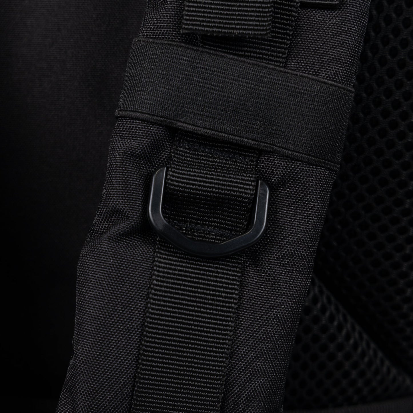25L Backpack Power Slap Black