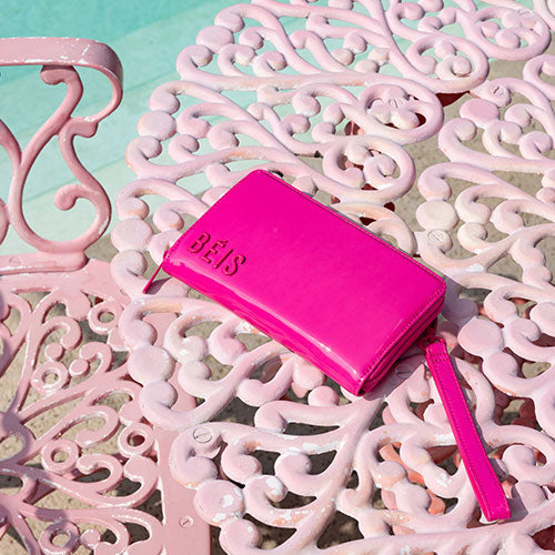 The Travel Wallet in Barbieƒ?› Pink
